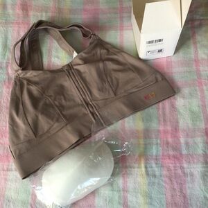 VFUS sports support bra.